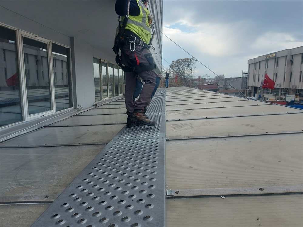 Roof Walkway RW-22 Çatı Üzeri Yürüyüş Yolu